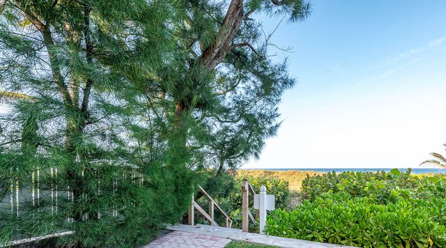 901 Bermuda Gardens Road 2, Delray Beach, FL 33483