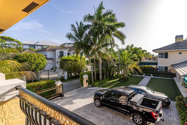 901 Bermuda Gardens Road 2, Delray Beach, FL 33483