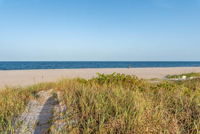 901 Bermuda Gardens Road 2, Delray Beach, FL 33483