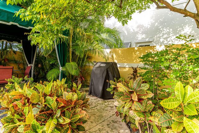 901 Bermuda Gardens Road 2, Delray Beach, FL 33483