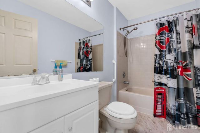 143 Sapphire Lane, Franklin, NJ 08823