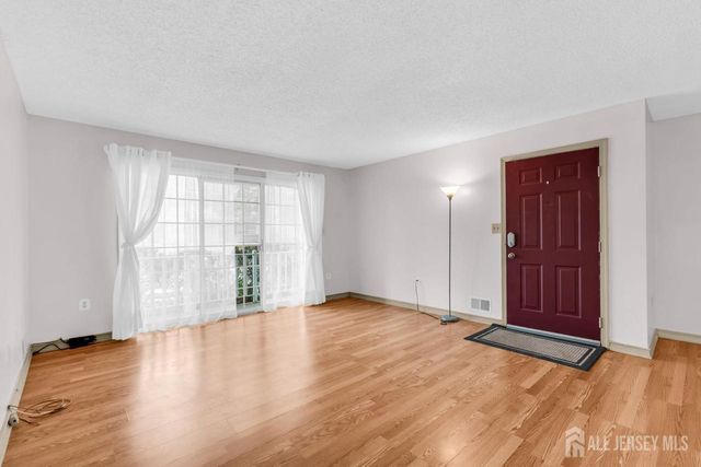 143 Sapphire Lane, Franklin, NJ 08823