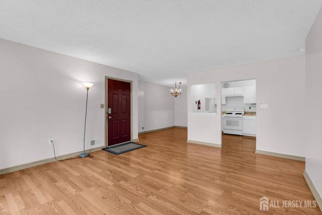 143 Sapphire Lane, Franklin, NJ 08823