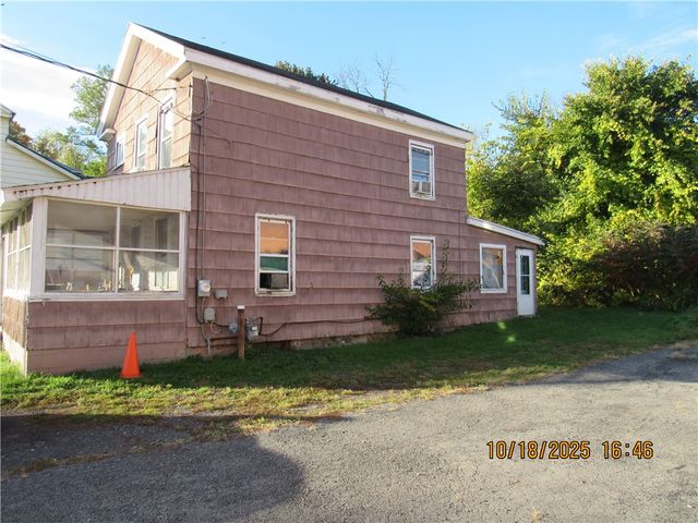 86 Water Street, Lyons, NY 14489