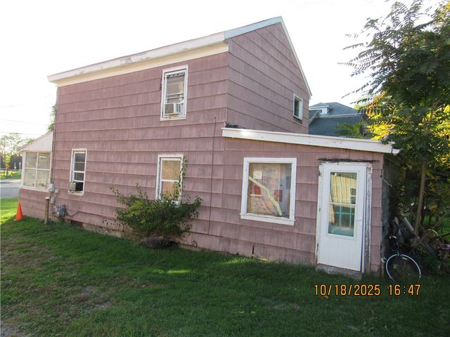 86 Water Street, Lyons, NY 14489