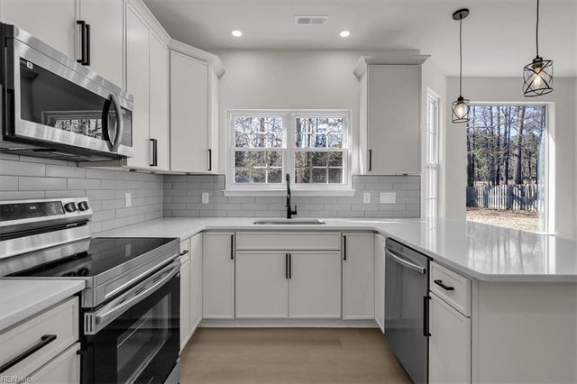 3664 Mardean DR, Chesapeake, VA 23321