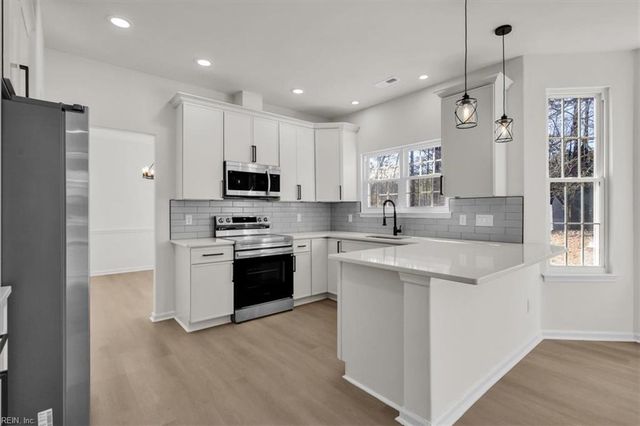 3664 Mardean DR, Chesapeake, VA 23321