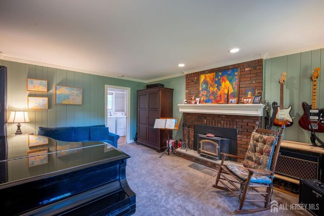 207 Grant Avenue, Middlesex, NJ 08846