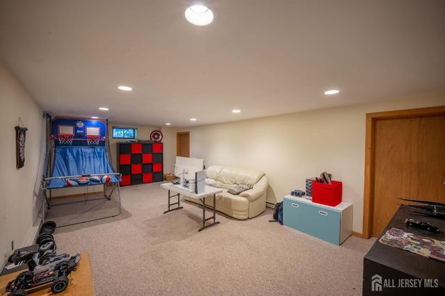 207 Grant Avenue, Middlesex, NJ 08846