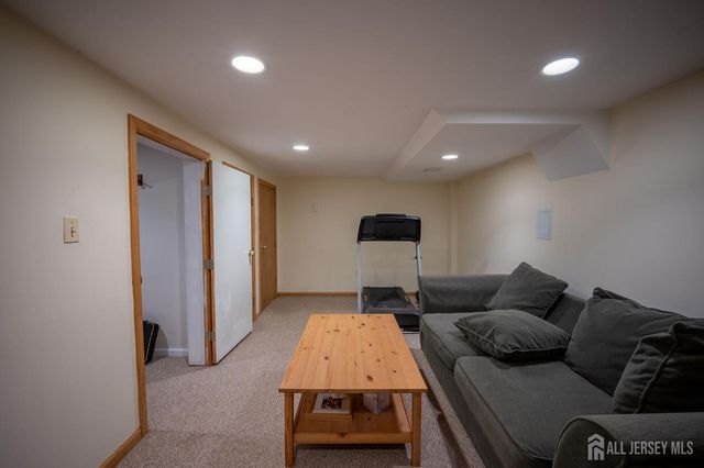 207 Grant Avenue, Middlesex, NJ 08846