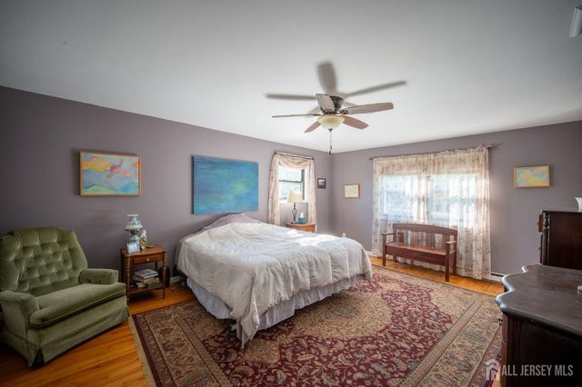207 Grant Avenue, Middlesex, NJ 08846