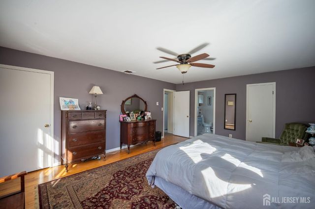 207 Grant Avenue, Middlesex, NJ 08846