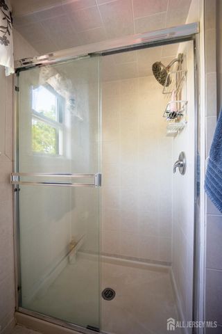 207 Grant Avenue, Middlesex, NJ 08846