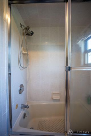 207 Grant Avenue, Middlesex, NJ 08846