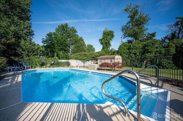 207 Grant Avenue, Middlesex, NJ 08846
