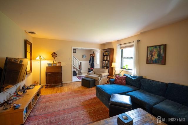 207 Grant Avenue, Middlesex, NJ 08846