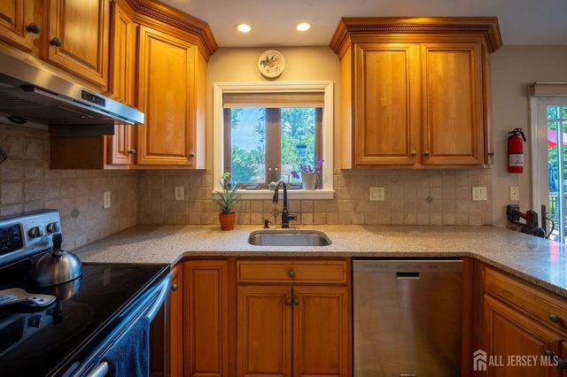 207 Grant Avenue, Middlesex, NJ 08846