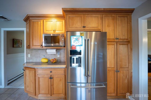 207 Grant Avenue, Middlesex, NJ 08846