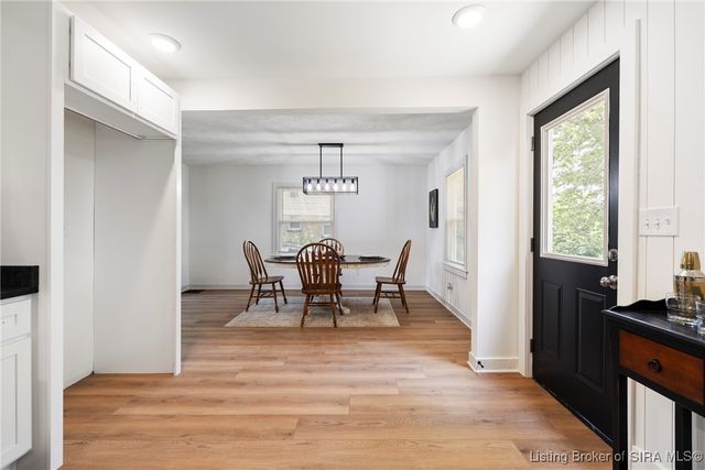 605 E Daisy Lane, New Albany, IN 47150