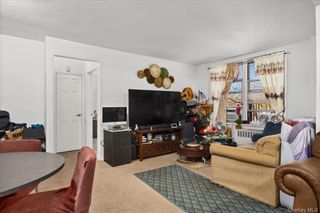 6011 Broadway 3A, Woodside, NY 11377