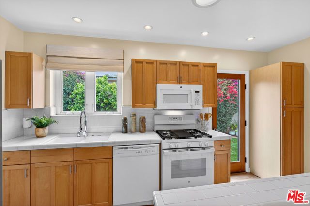 2822 11th Street, Santa Monica, CA 90405