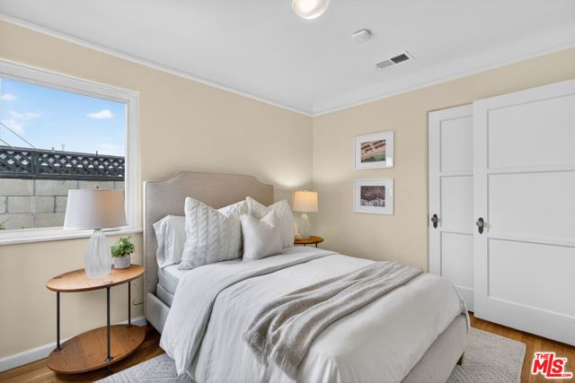 2822 11th Street, Santa Monica, CA 90405