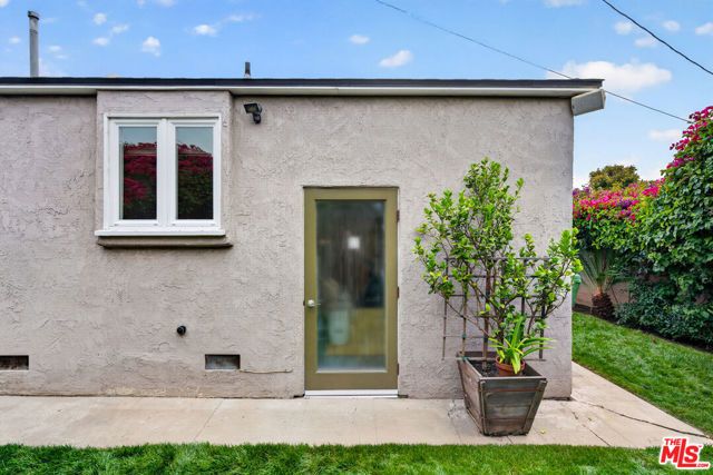 2822 11th Street, Santa Monica, CA 90405