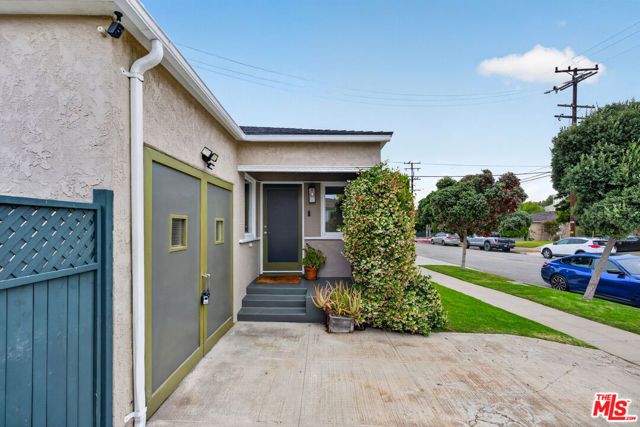 2822 11th Street, Santa Monica, CA 90405