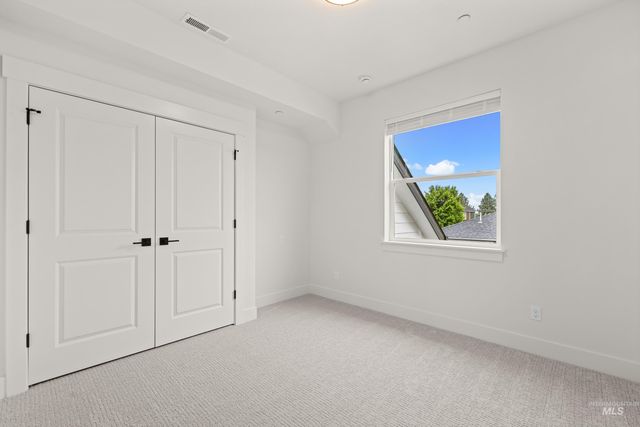 393 Hidden Mill Ct, Middleton, ID 83644