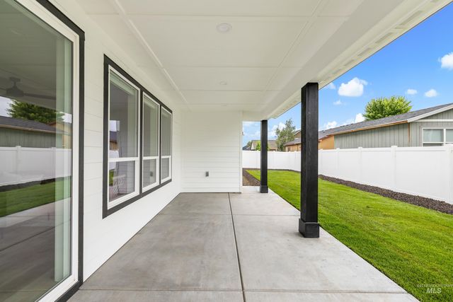 393 Hidden Mill Ct, Middleton, ID 83644