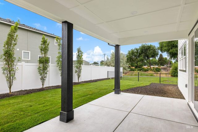 393 Hidden Mill Ct, Middleton, ID 83644