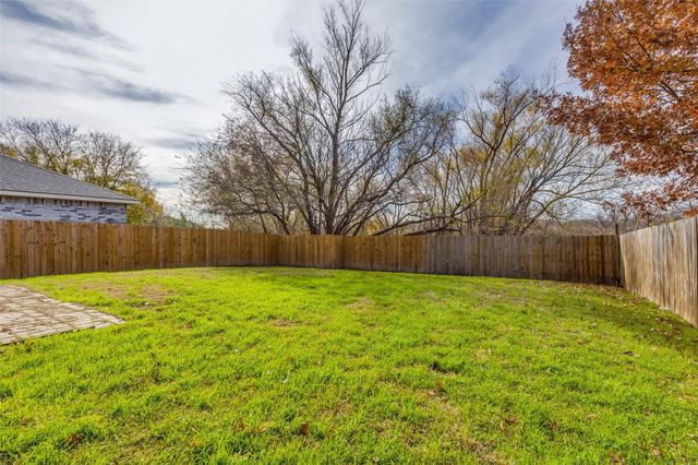 8453 Shallow Creek Drive, Fort Worth, TX 76179