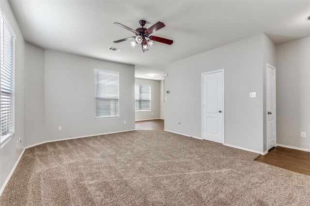8453 Shallow Creek Drive, Fort Worth, TX 76179