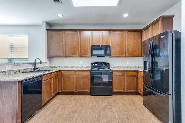 8453 Shallow Creek Drive, Fort Worth, TX 76179