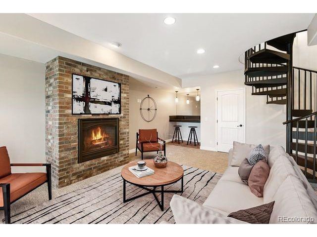127 Carlton Cir, Florissant, CO 80816