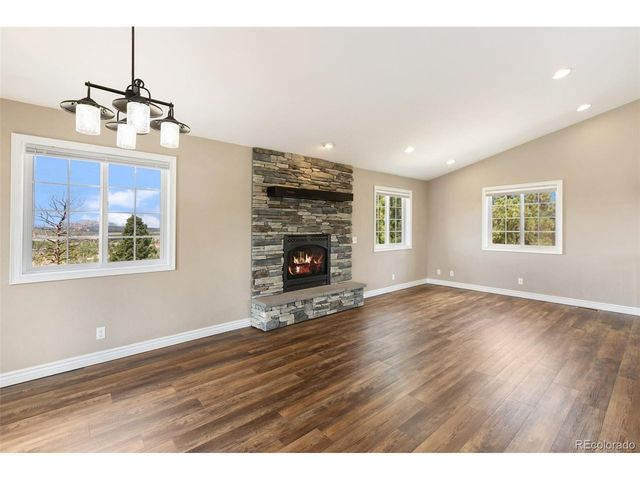 127 Carlton Cir, Florissant, CO 80816