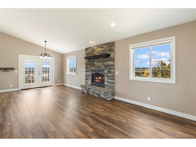 127 Carlton Cir, Florissant, CO 80816
