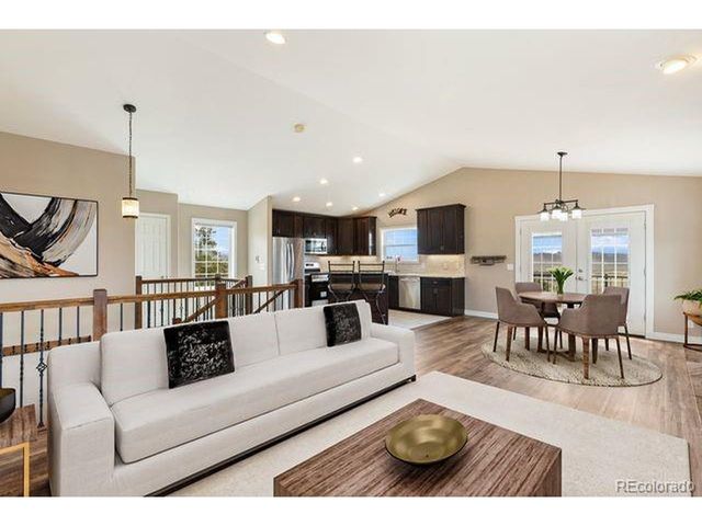 127 Carlton Cir, Florissant, CO 80816