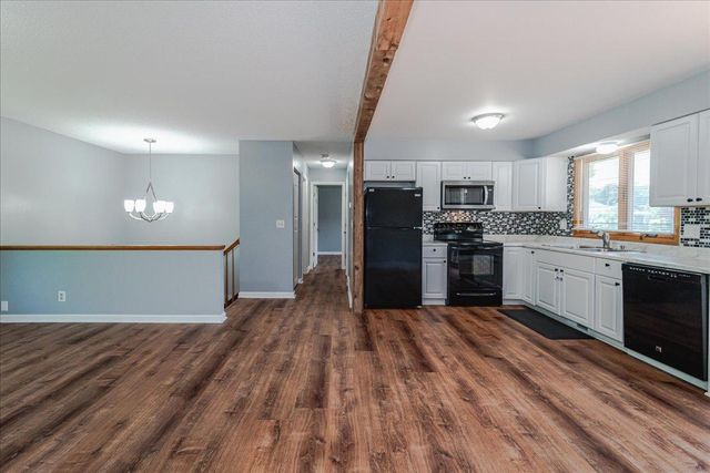 1227 14th Street W, Hastings, MN 55033