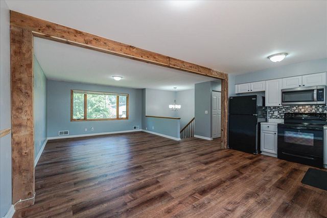 1227 14th Street W, Hastings, MN 55033