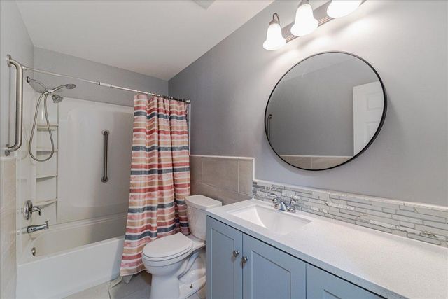 1227 14th Street W, Hastings, MN 55033