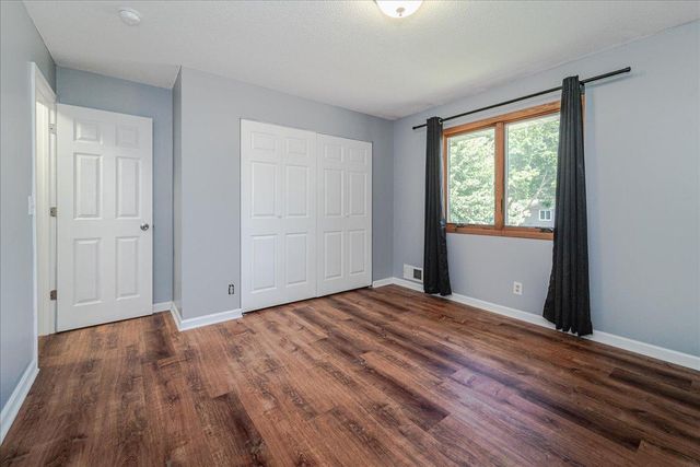 1227 14th Street W, Hastings, MN 55033