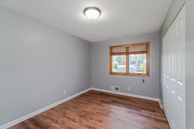 1227 14th Street W, Hastings, MN 55033