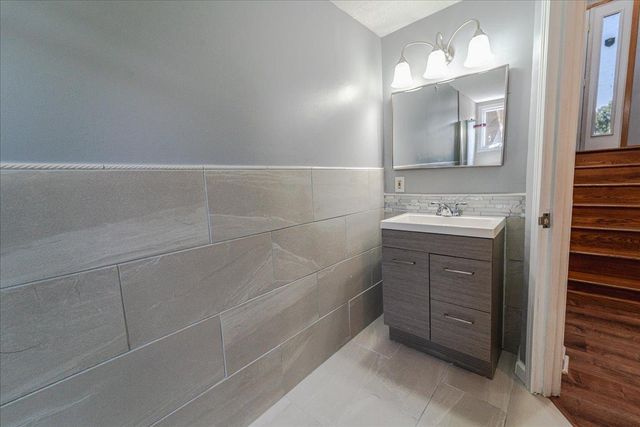 1227 14th Street W, Hastings, MN 55033