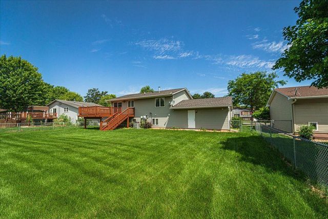 1227 14th Street W, Hastings, MN 55033