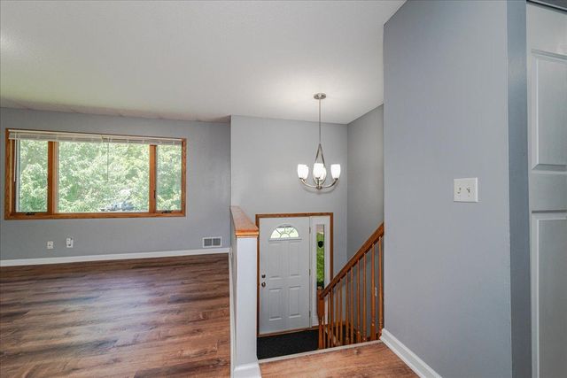 1227 14th Street W, Hastings, MN 55033