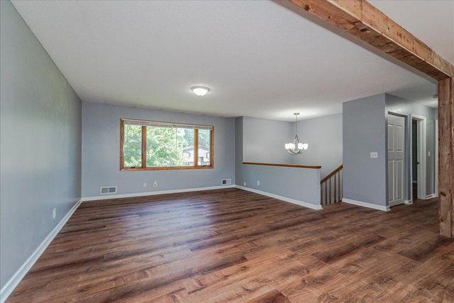 1227 14th Street W, Hastings, MN 55033