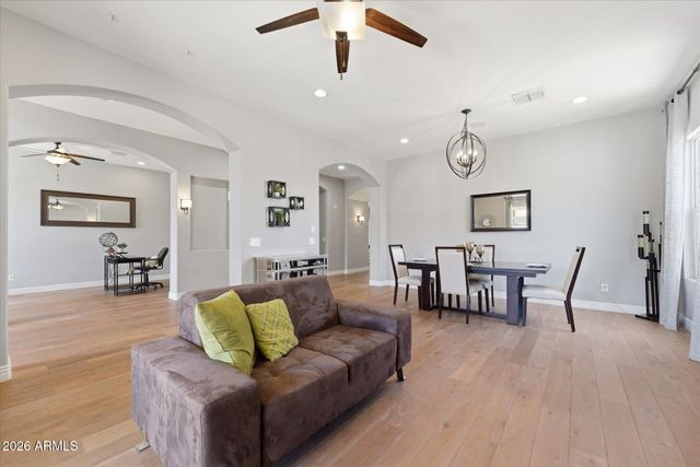 4254 E VALENCIA Drive, Phoenix, AZ 85042