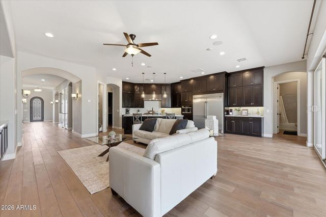 4254 E VALENCIA Drive, Phoenix, AZ 85042