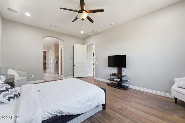 4254 E VALENCIA Drive, Phoenix, AZ 85042